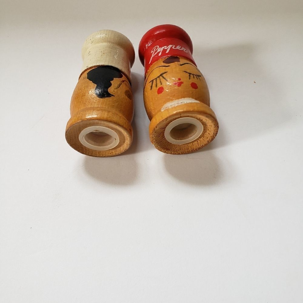 Salt & Pepper Shakers - Picture 7 of 8